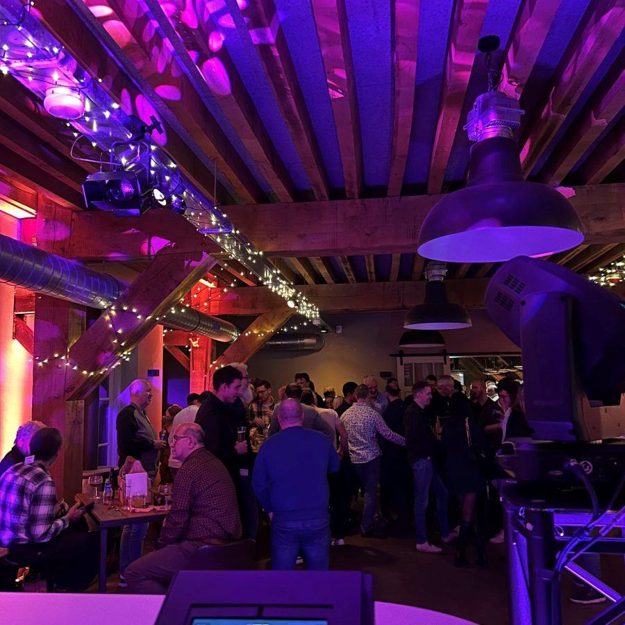 DJ-feest in de Weidehoeve